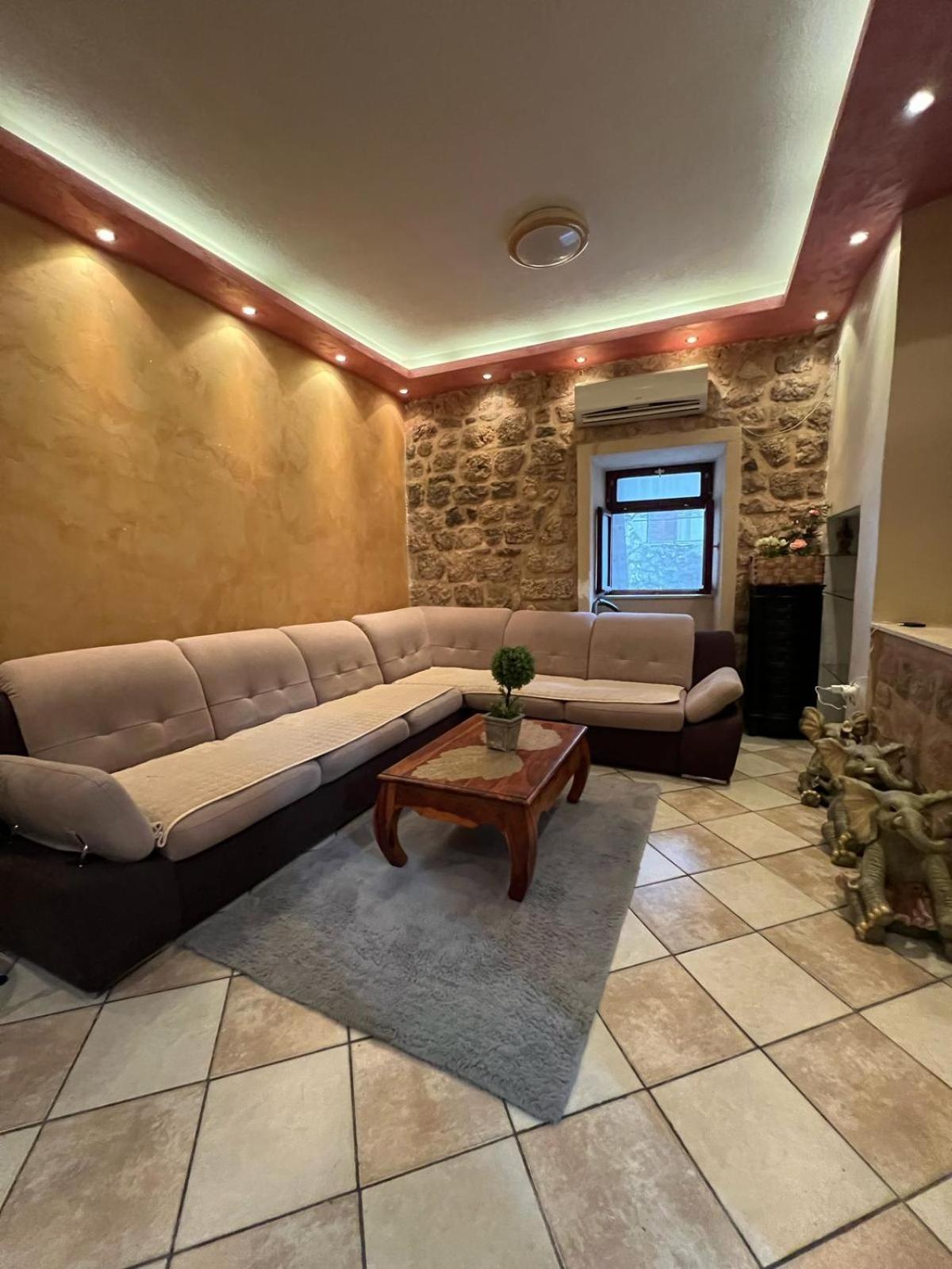 Daire Little Bay 2 Kotor